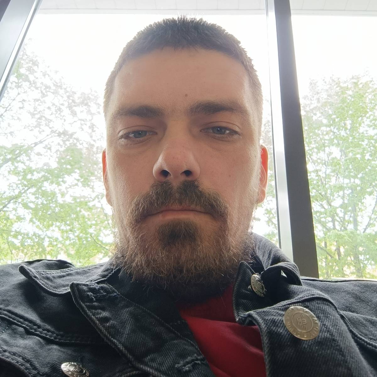 Олег Тихонов