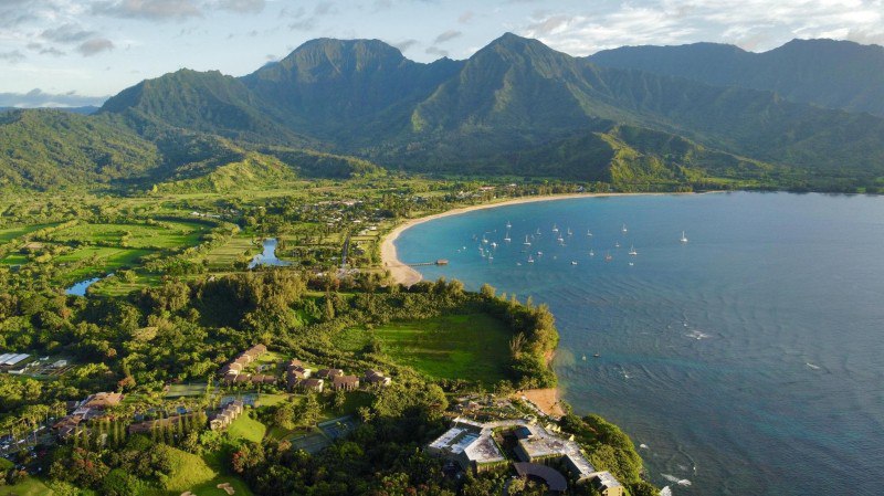 Hawaiʻi Travel — Hotel Renovations On Kauaʻi
Explore Kauaʻi This Summer: New Adventures and Renovations Await
Kauaʻi is known for its relaxed vibe, beautiful hotels, and lush nature | Сетка — социальная сеть от hh.ru