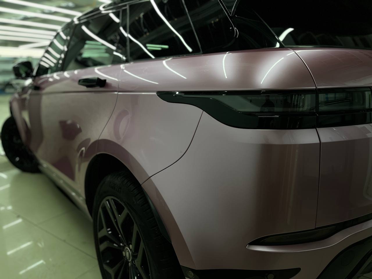 ТВОЯ ТАЧКА МОЩНАЯ, А ВЫГЛЯДИТ КАК ВСЕ?
⠀
Царапины, выгоревшая краска, матовость от мойки…
Даже если ты ухаживаешь за машиной — время всё равно делает своё дело | Сетка — социальная сеть от hh.ru