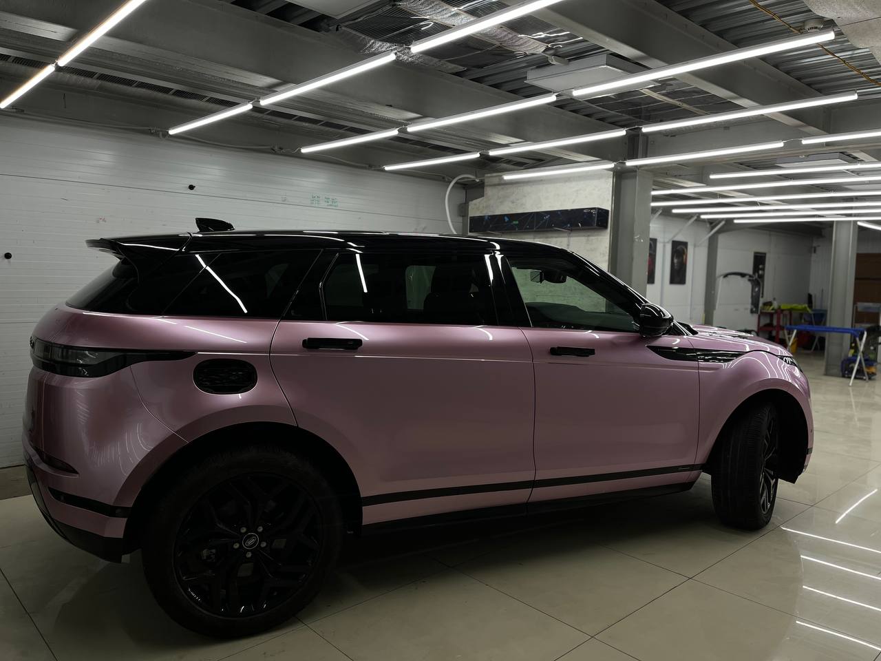 ТВОЯ ТАЧКА МОЩНАЯ, А ВЫГЛЯДИТ КАК ВСЕ?
⠀
Царапины, выгоревшая краска, матовость от мойки…
Даже если ты ухаживаешь за машиной — время всё равно делает своё дело | Сетка — социальная сеть от hh.ru