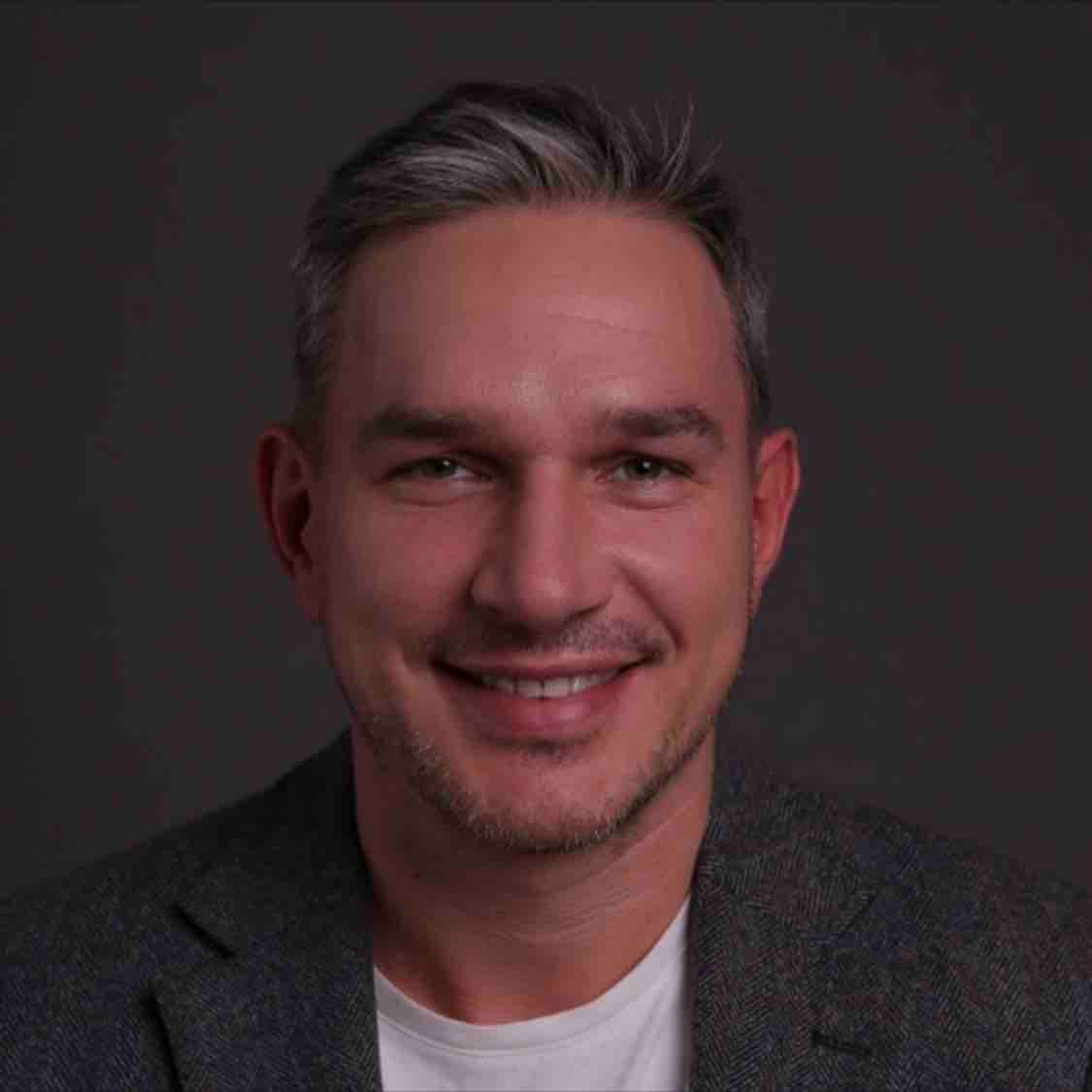 Руслан Гусев | Сетка — социальная сеть от hh.ru