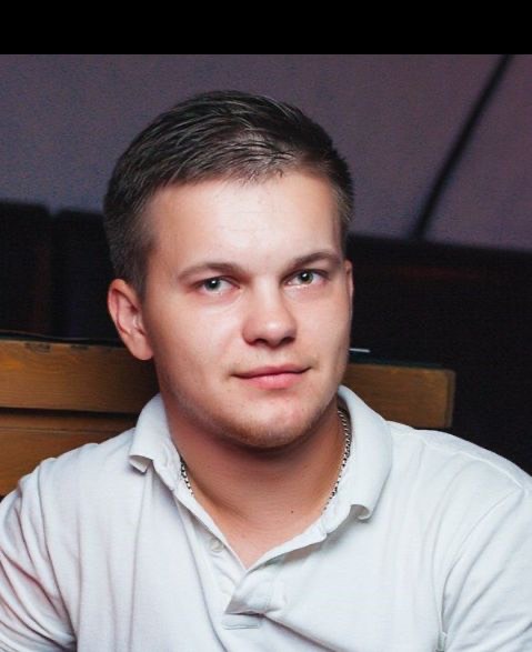Максим Складанов