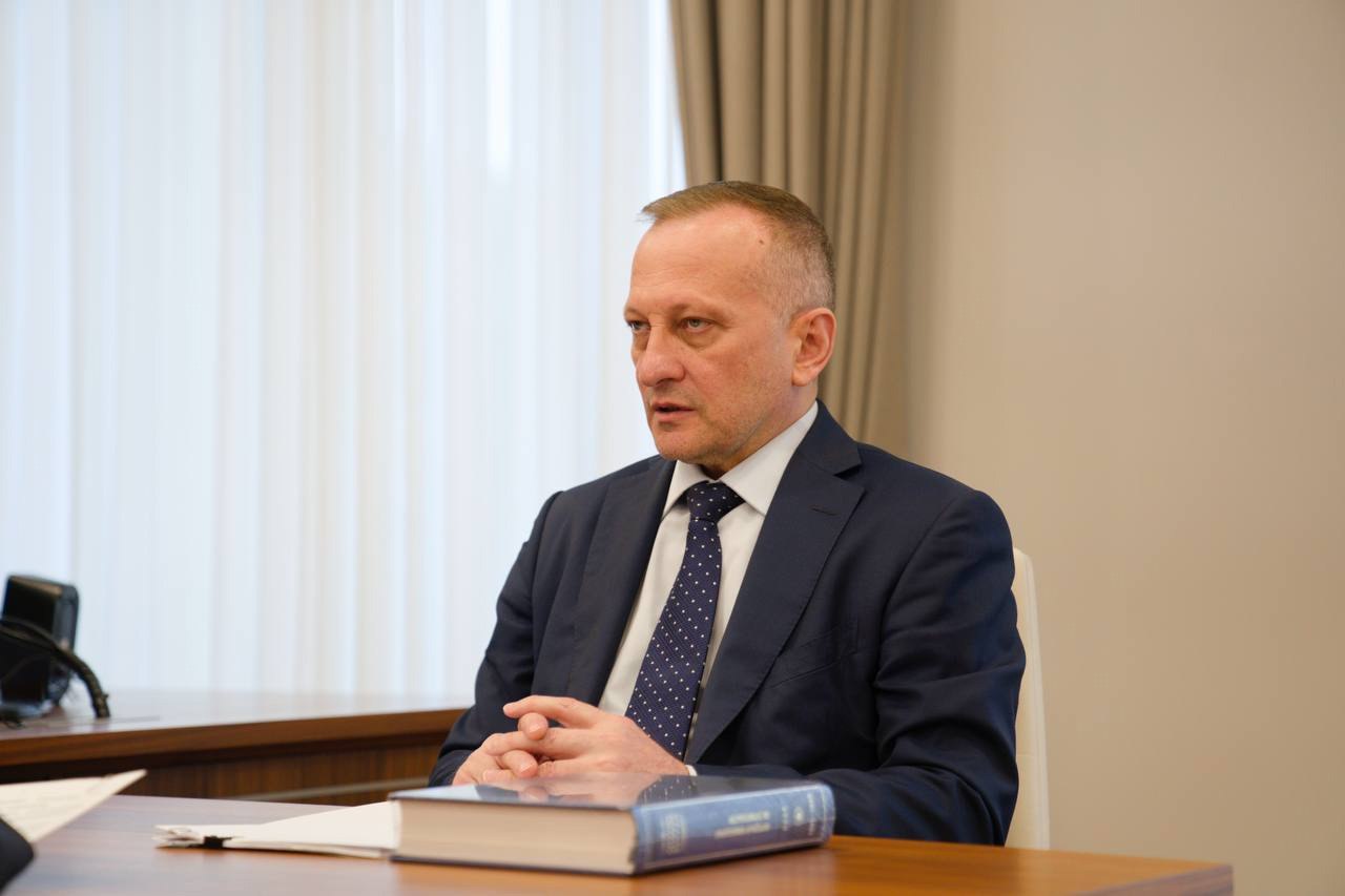 Министр строительства и ЖКХ РФ Ирек Файзуллин провел рабочую встречу с заместителем руководителя Федерального Казначейства Эли Исаевым
➡️ Обсудили актуальные задачи в части финансирования и использова... | Сетка — социальная сеть от hh.ru