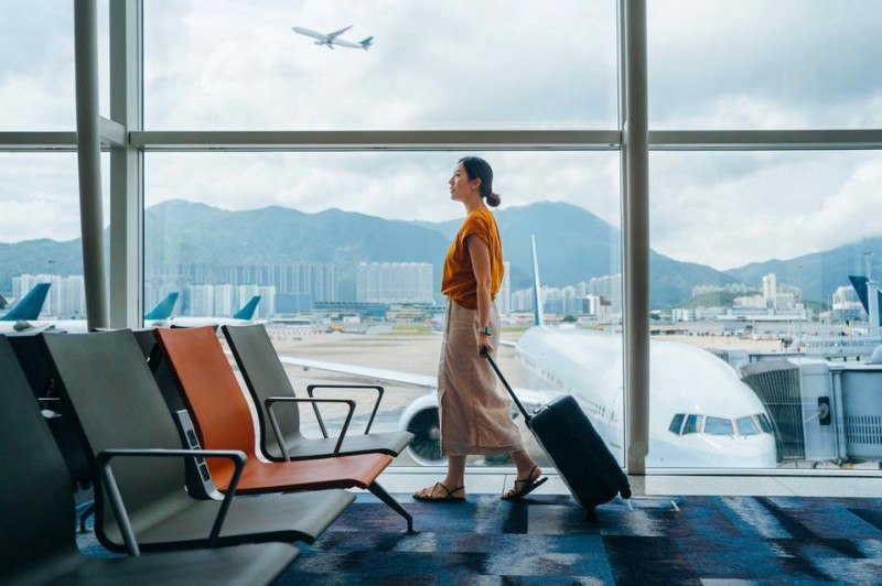 Young Asian woman
Is Flying Really the Biggest Climate Problem?
Flying often gets blamed as the worst climate offender in tourism, but the facts reveal a different story | Сетка — социальная сеть от hh.ru