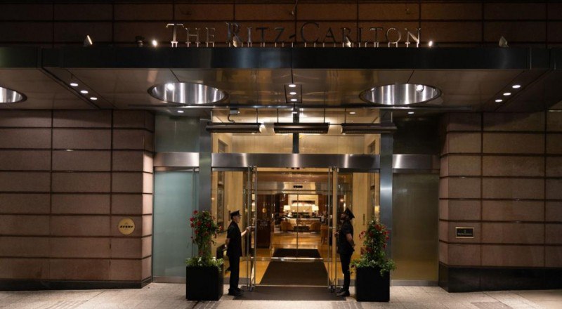 Boston’s Ritz Carlton Guest Experience
Welcome to Ritz Carlton Boston — MWR LIFE
Looking to refresh your wardrobe during your stay? The «Leave Your Luggage at Home» package is perfect for those who lo... | Сетка — социальная сеть от hh.ru