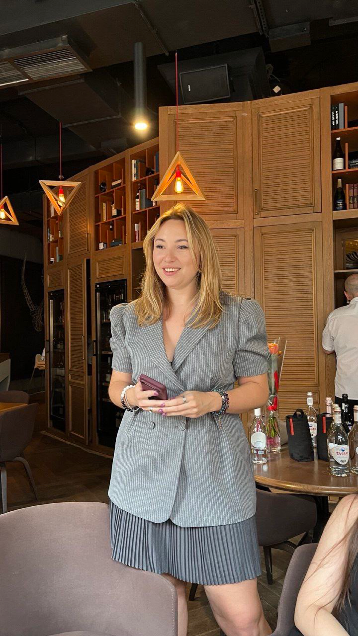 В воскресенье прошла моя первая нетворк-встреча – и это было 🔥
Столько общения, инсайтов, работа с метафорическими картами, подарки участницам | Сетка — социальная сеть от hh.ru