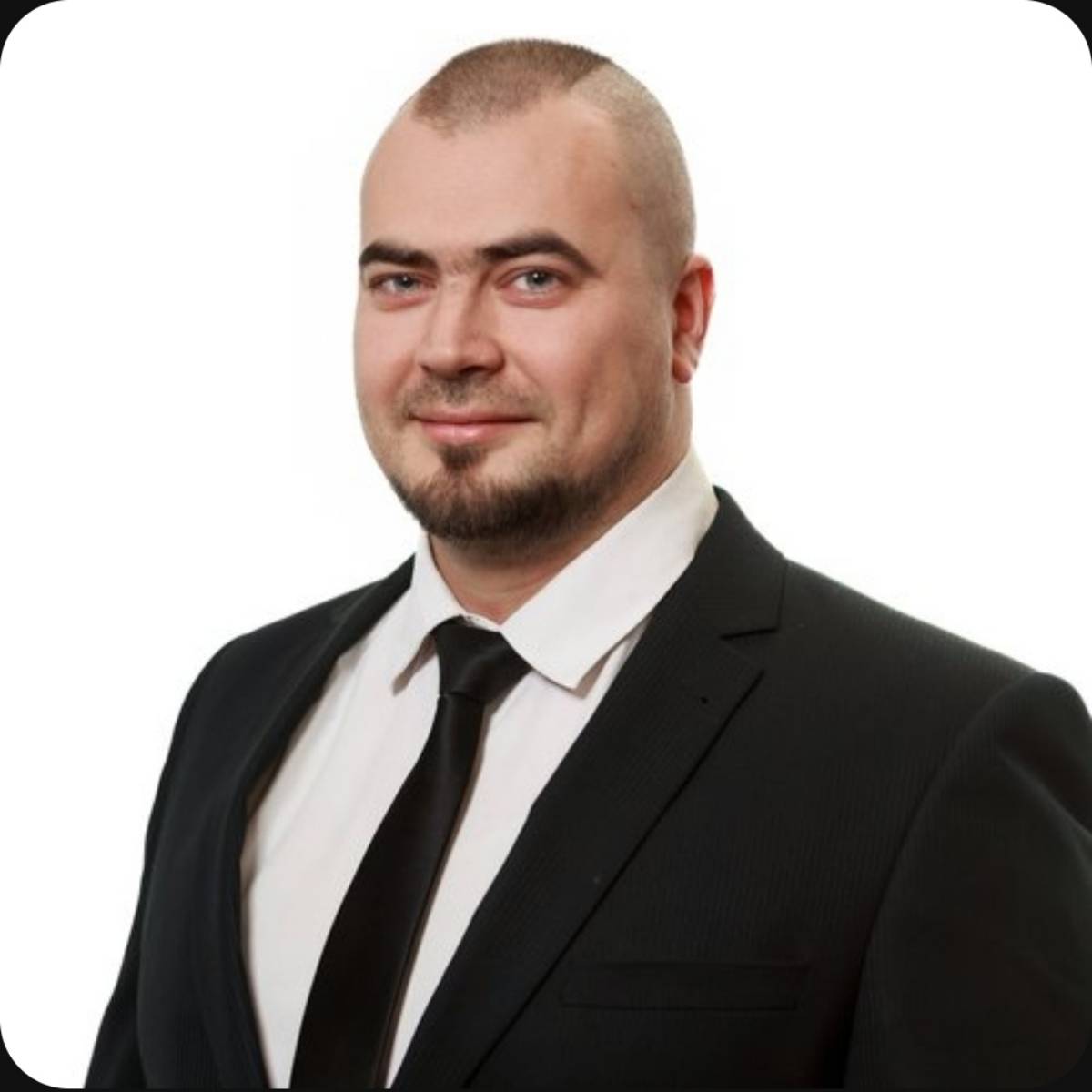 Евгений Гнеушев