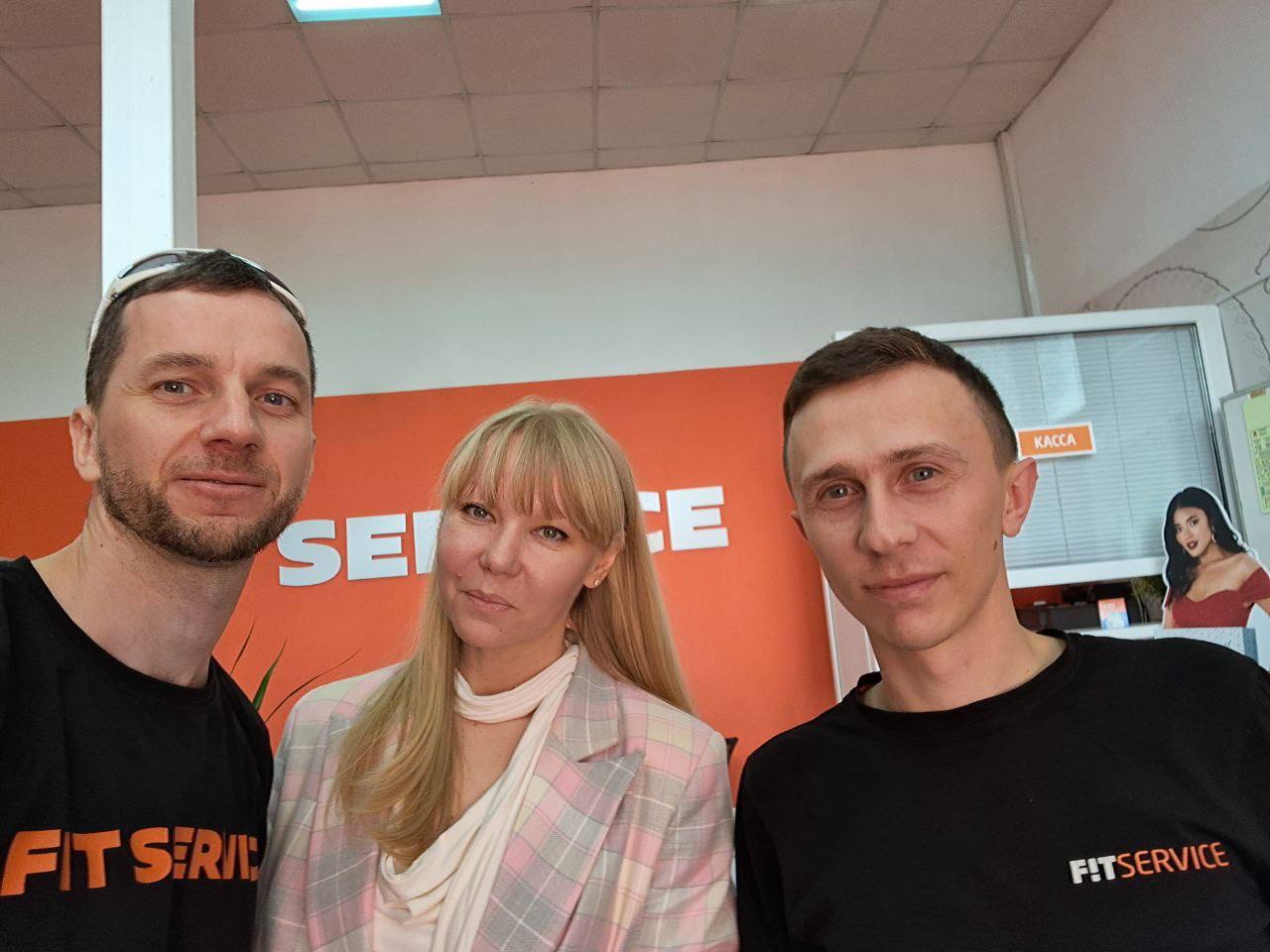 ТОП-менеджеры УК провели день в автосервисах!
«Выезд в поля» или как команда руководителей погружалась в рабочие процессы автосервисов ⭐️
1 июля ТОП-менеджеры и руководители отделов отправилась на ста... | Сетка — социальная сеть от hh.ru