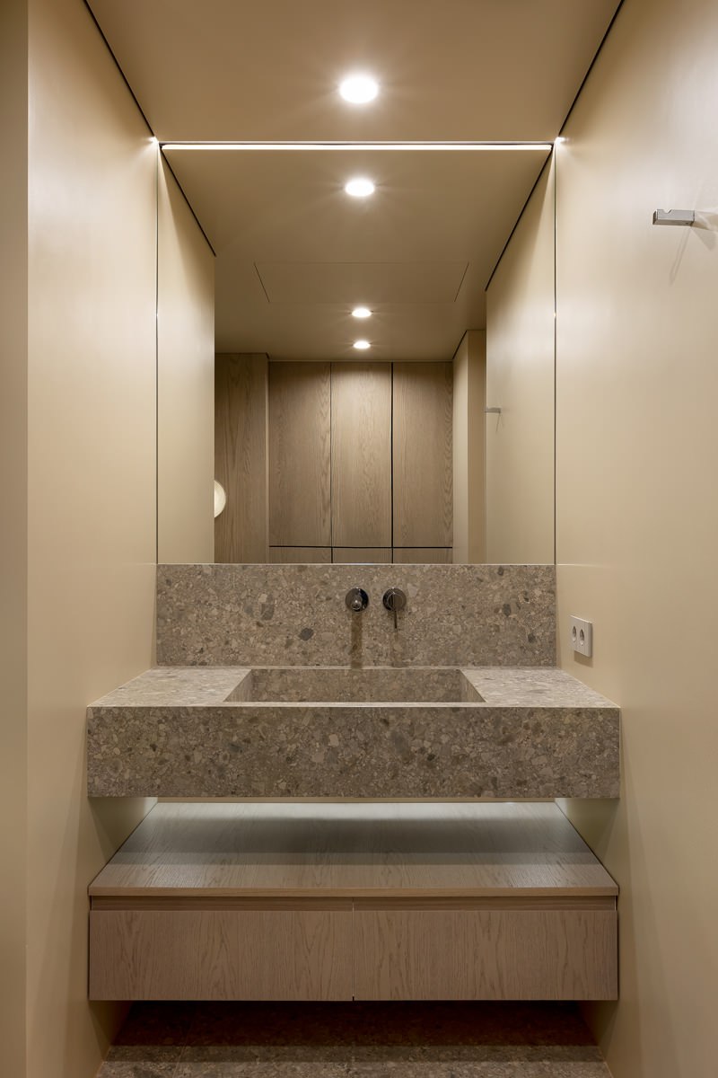 Этот проект дизайнер Ландыш Насыбуллина создала для молодой семьи с ребенком и котом, которые обратились в интерьерное агентство «ЮDизайн» с запросом на теплый, минималистичный интерьер со скрытой быт... | Сетка — социальная сеть от hh.ru