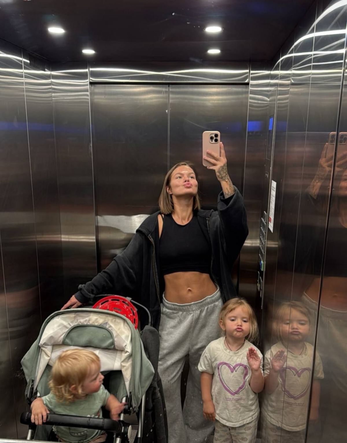 Приветствую всех, искателей прекрасного в себе! 👋 С вами Екатерина, ваш проводник в мир онлайн-фитнеса!  
Мечтаете преобразить свое тело, вдохнуть в него легкость и почувствовать себя королевой? Я зна... | Сетка — социальная сеть от hh.ru