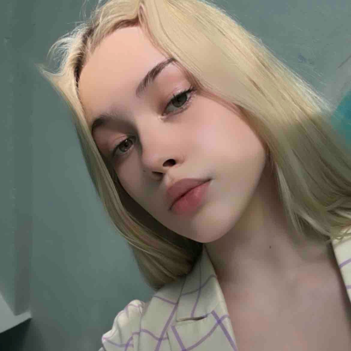 Анна Страхова