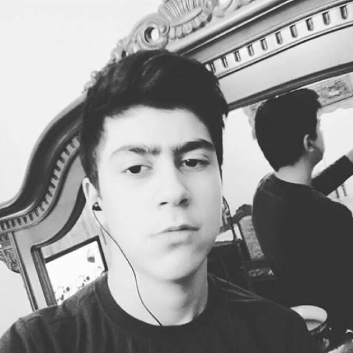 Карен Саакян