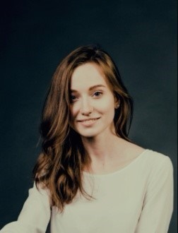 Юля Стоянова