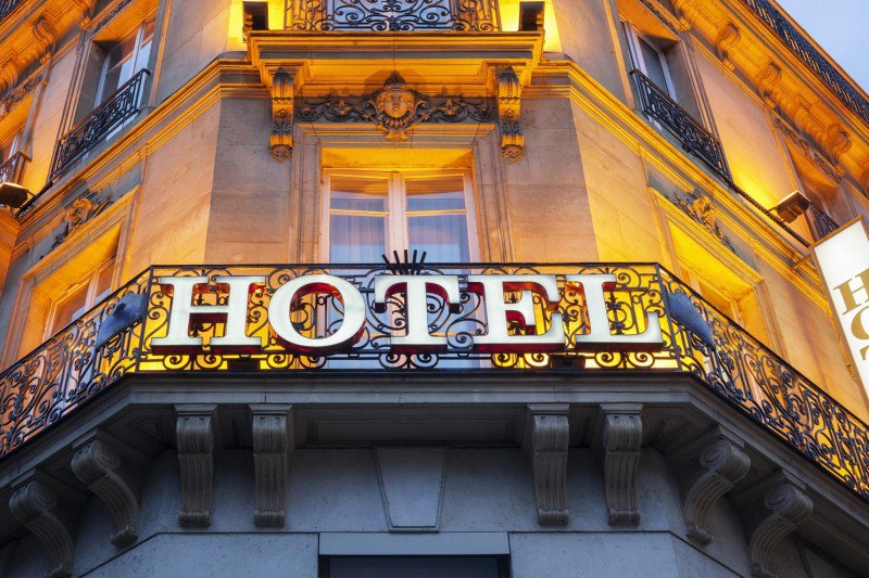 Two Influential Women Hospitality
Women Dominate the Hospitality Industry
Women have long been key players in hospitality, starting in early roles such as innkeepers, servers, and housekeepers | Сетка — социальная сеть от hh.ru