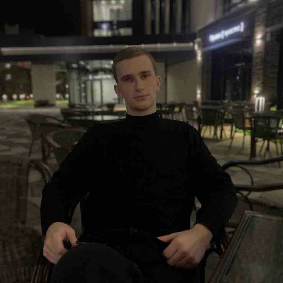 Дмитрий Головнов