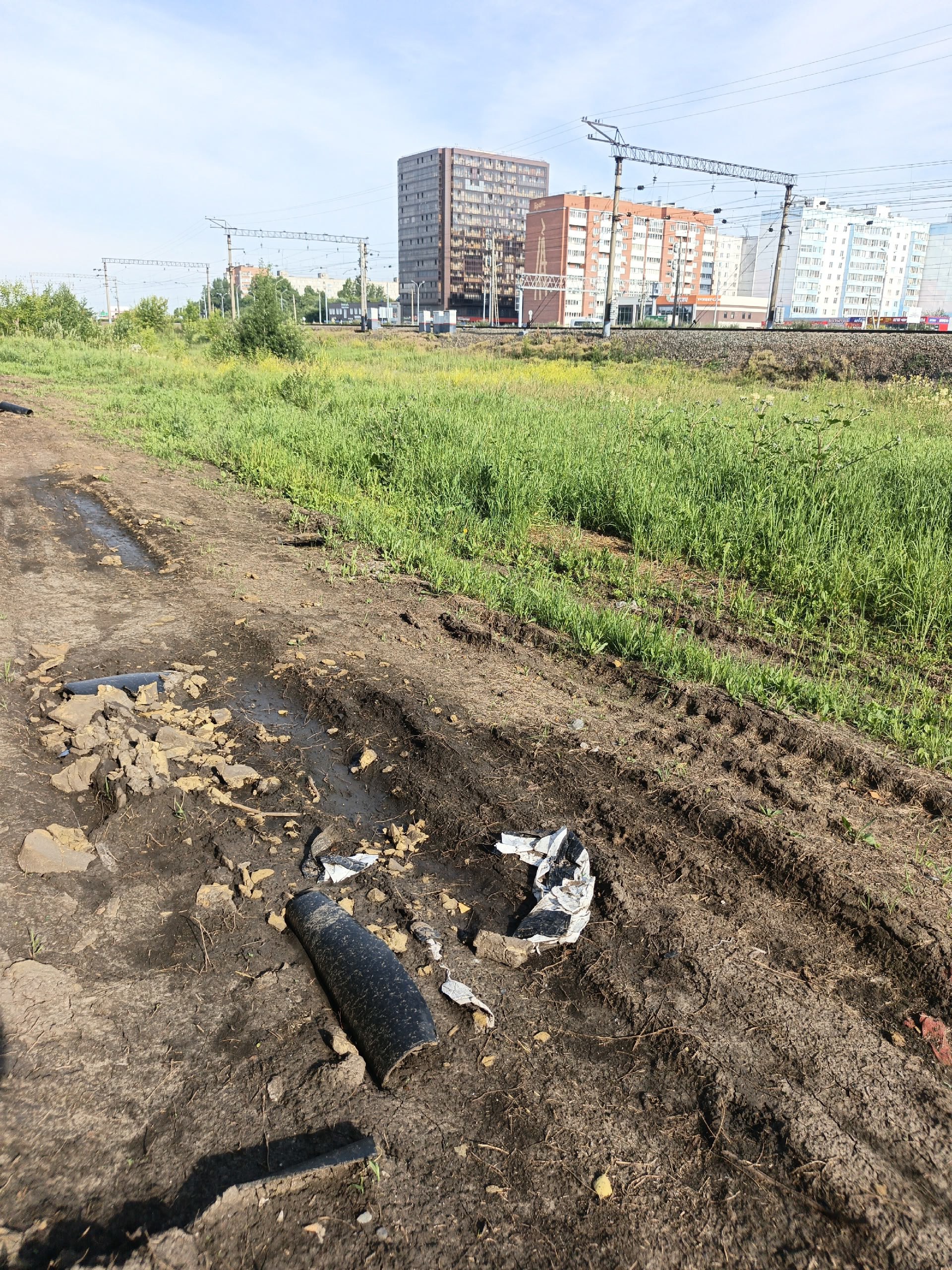 Уважаемая администрация, хочу задать такой вопрос. Подрядчик проводит работы по ул. Строительной в зоне лесополосы | Сетка — социальная сеть от hh.ru