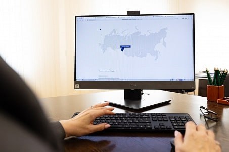 Цифровизация труда меняет условия работы
Проблема стала актуальной после того, как с 1 января 2021 года утратили силу прежние нормативы по охране труда, которые содержали рекомендации по предоставлени... | Сетка — социальная сеть от hh.ru