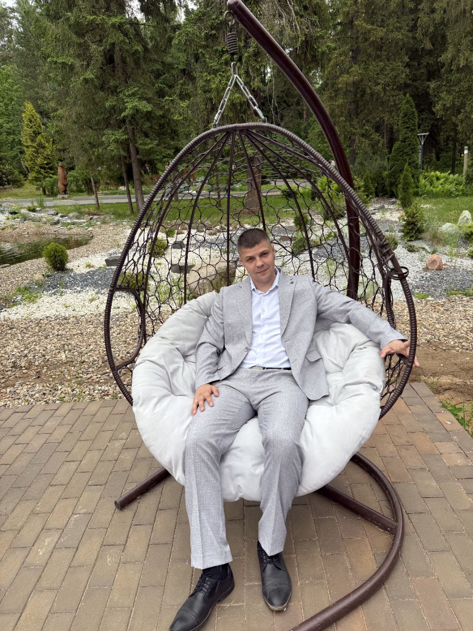 ИИ В ПОМОЩЬ, А КТО ОТВЕТИТ, ЕСЛИ ЧТО? ИЛИ ПОЧЕМУ ЧЕЛОВЕКУ НУЖЕН ЧЕЛОВЕК (ДАЖЕ В ЭПОХУ НЕЙРОСЕТЕЙ) 🤔
Сегодня хочу поразмышлять о модной и, казалось бы, всеобъемлющей теме — искусственном интеллекте | Сетка — социальная сеть от hh.ru