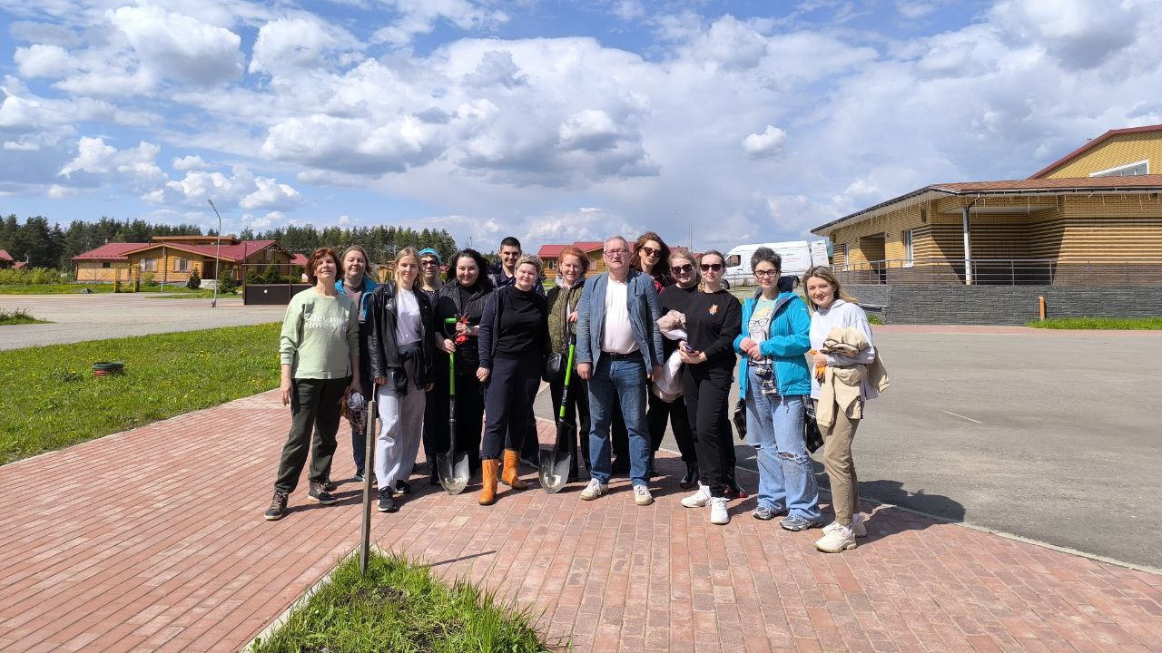 💚 Поездка в Шередарь: продолжая дело Валерии Дворцевой.
🗓 Недавно команда ВИЗАВИ посетила реабилитационный лагерь Шередарь | Сетка — социальная сеть от hh.ru