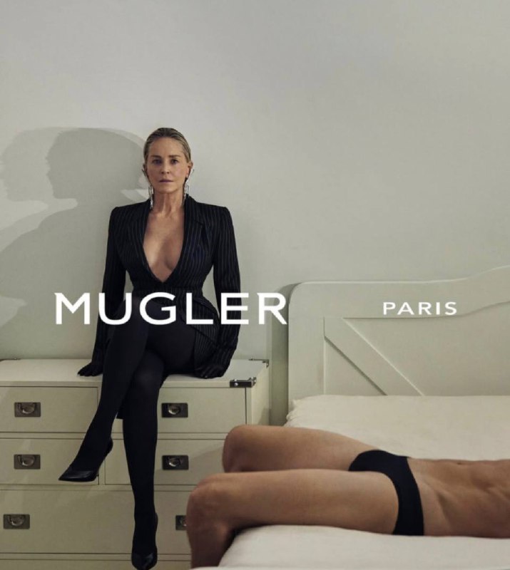 Шэрон Стоун стала лицом новой капсульной коллекции Mugler
красотка же?
мужик в трусах на последней фотке явно лишний, нет? | Сетка — социальная сеть от hh.ru