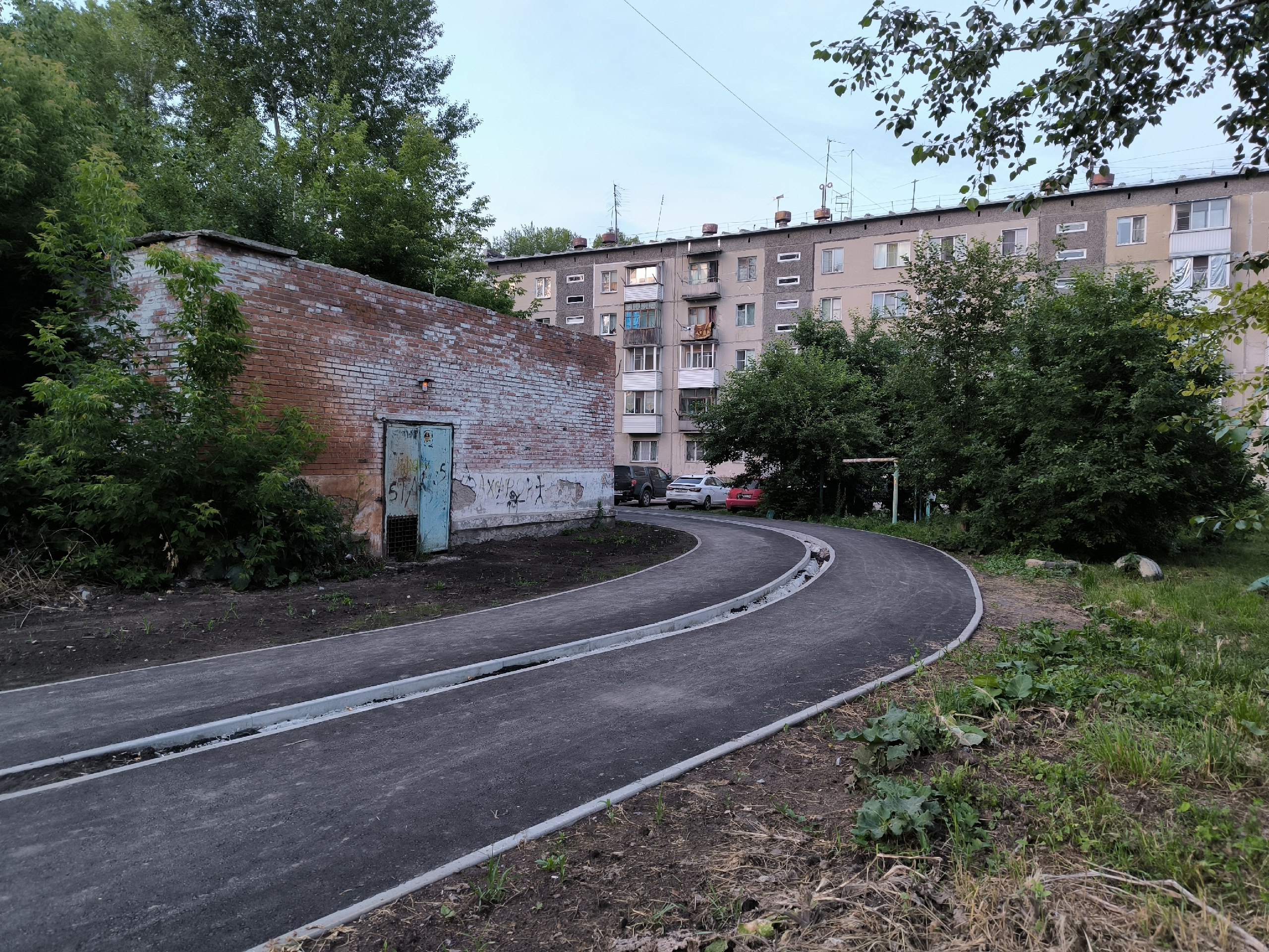 Ну что, Обчане, готовьте велики,самокаты,ролики и скоро в путь, любоваться неизведанными просторами Военного городка!
http://vk.com/ob.gorod?w=wall-100380192527415 | Сетка — социальная сеть от hh.ru