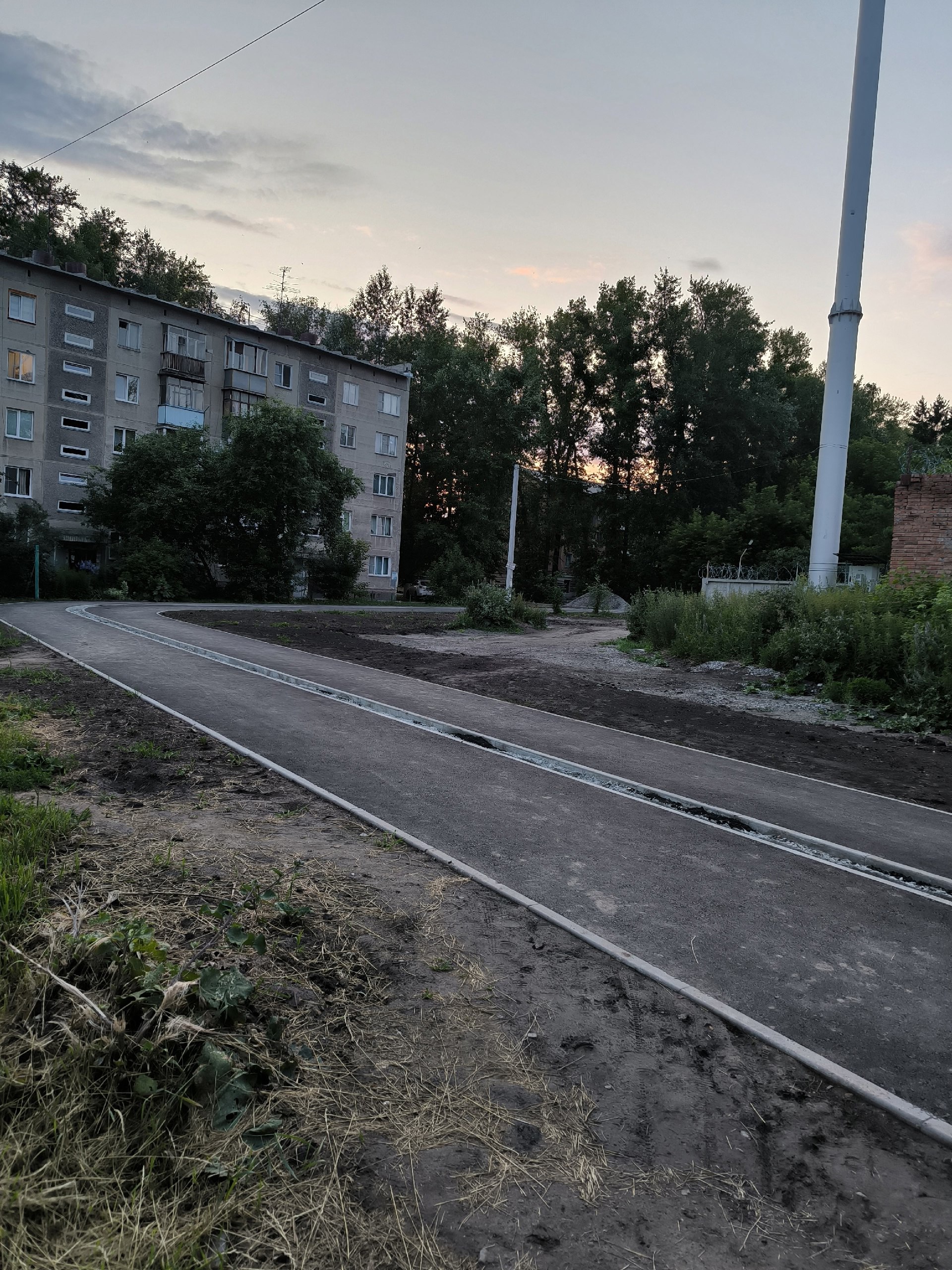 Ну что, Обчане, готовьте велики,самокаты,ролики и скоро в путь, любоваться неизведанными просторами Военного городка!
http://vk.com/ob.gorod?w=wall-100380192527415 | Сетка — социальная сеть от hh.ru