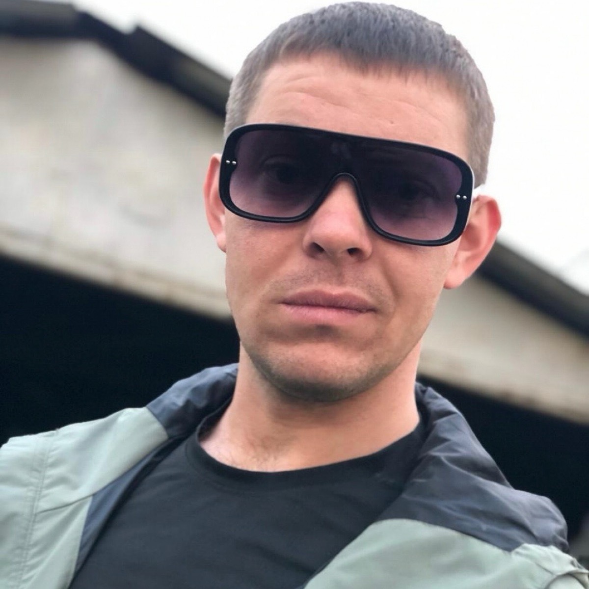 Максим Попов