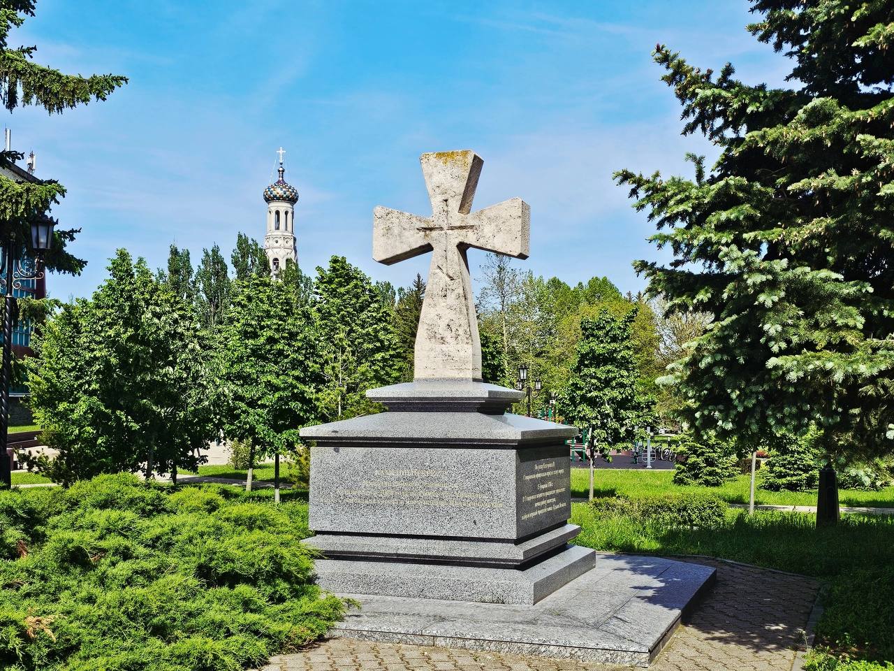 Летняя прогулка по центру Ставрополя и его окрестностям
📷Ирина Петрова-Сурменко | Сетка — социальная сеть от hh.ru