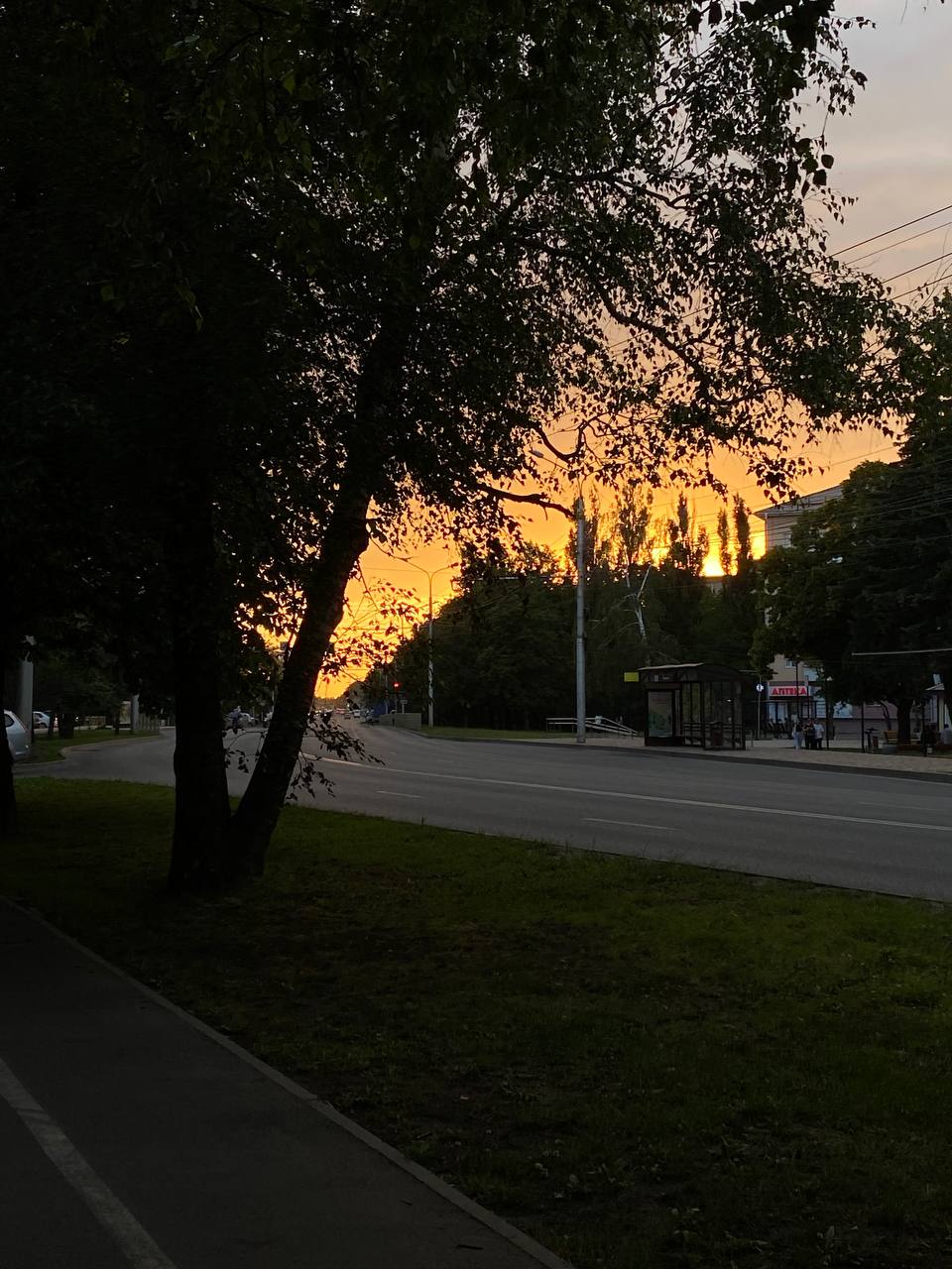 Недавний очаровательный закат над Ставрополем
📷от подписчицы
Делитесь фотографиями своих закатов в комментариях👇🏻 | Сетка — социальная сеть от hh.ru