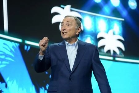 ⚖️ Чем грозит арбитраж НХЛ и может ли игрок, прошедший через арбитраж, уехать в другую лигу, забив на решение судьи?
Вынесу тему из комментов в чате, т.к | Сетка — социальная сеть от hh.ru
