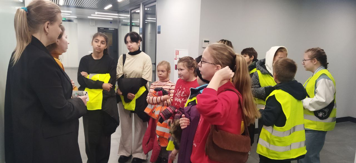 1 ноября к нам в офис на Гюго, 1 приходили ученики Государственного автономного учреждения Калининградской области дополнительного образования «Калининградский областной детско-юношеский центр экологи... | Сетка — социальная сеть от hh.ru