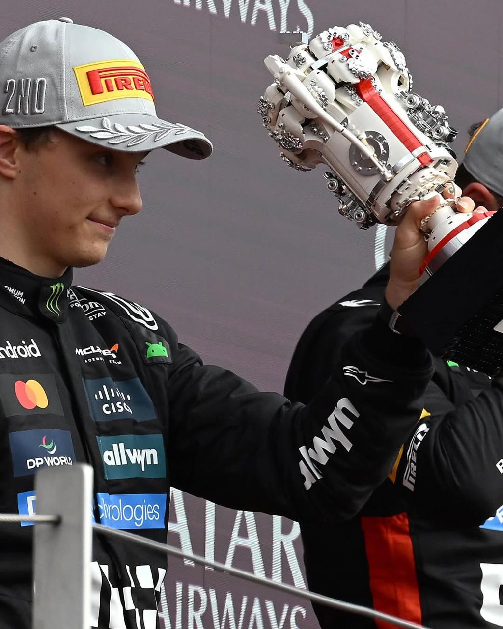 LEGO и Formula 1 продолжают свою потрясающую коллаборацию. В прошлый раз, на Гран-при Австрии, LEGO оформили 9-й поворот | Сетка — социальная сеть от hh.ru
