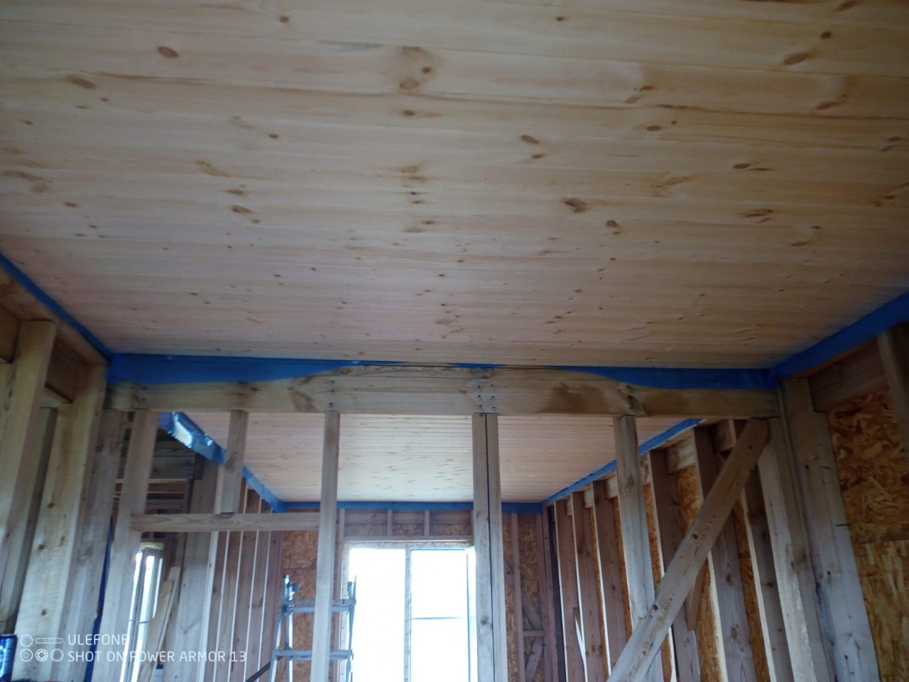 Строим дом. Часть 6
Завершены внешняя отделка и кровля — самое время приступить к внутренней отделке! Теперь дождевые капли нам не страшны, а ветер дует лишь снизу | Сетка — социальная сеть от hh.ru