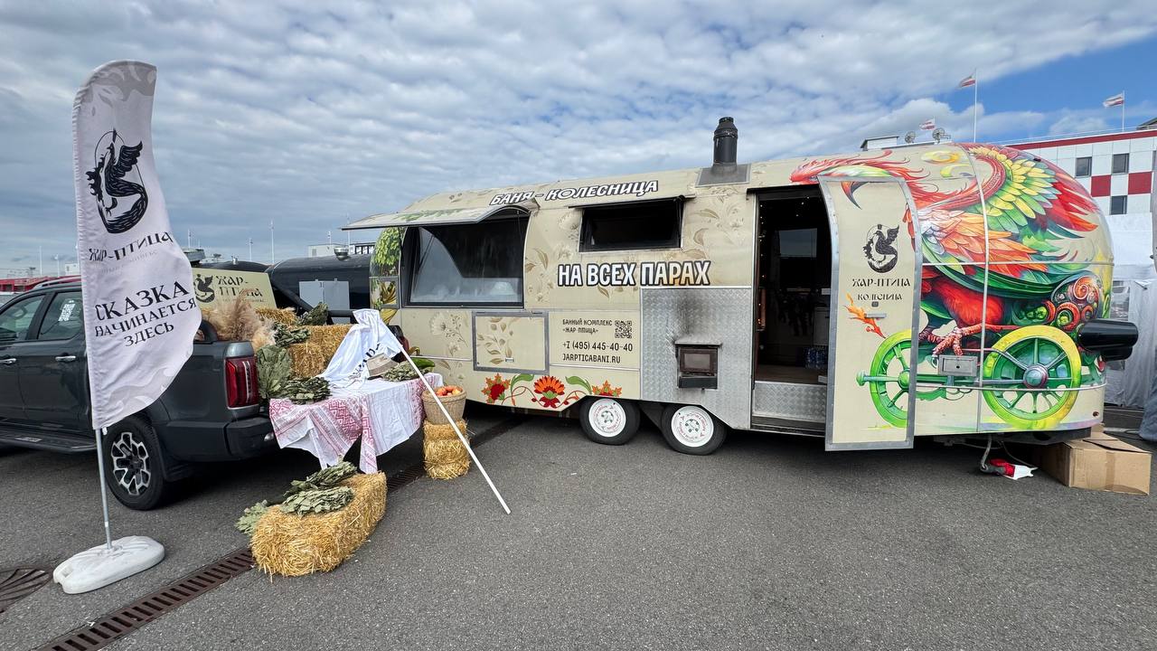 Вчера прошел фестиваль A5Motors Motoring на гоночной трасе Moscow Raceway.
Я был удивлен, что увидел почти 2 полноценных спонсорских активации | Сетка — социальная сеть от hh.ru