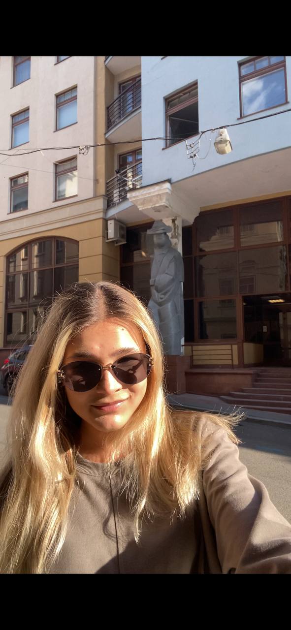 добрейшее утречко! в Москву вернулось лето, ко мне вернулось настроение, как и ко всем людям на улице (они улыбаются!!!)
#зарисовкивыходных , и хочу рассказать про бранч:

8 шикарных девушек
красивый ... | Сетка — социальная сеть от hh.ru
