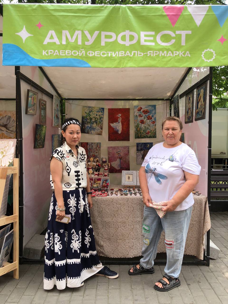 «Очень оригинальные и необычные, мистические абстракции»
Такие слова чаще всего были во второй и третий день фестиваля.
Третий день фестиваля запомнился больше | Сетка — социальная сеть от hh.ru