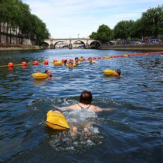Жара
Сегодня в Москве обещают +35.
На этом фоне новость из Парижа, как говорится “на зависть”: впервые с 1923 года в Сене снова можно официально купаться | Сетка — социальная сеть от hh.ru