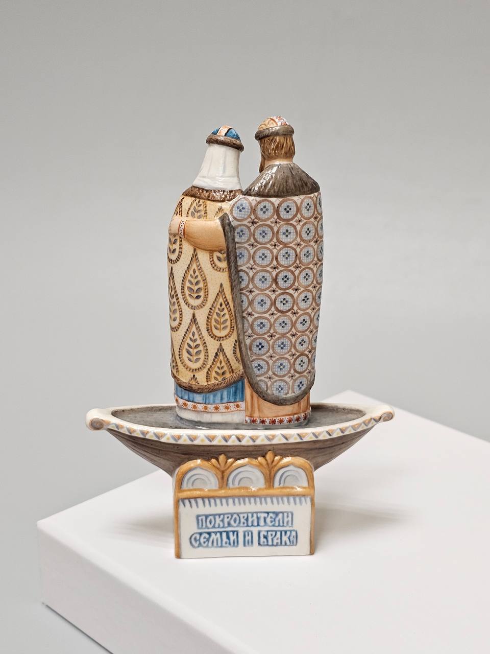 Святые Пётр и Феврония Муромские —
керамическая мастерская Кустодия сделала несколько миниатюр ко дню их чествования, 8 июля. То есть сегодня.
С праздником! ❤️
Высота статуэток 13,5-15 см.
#керамика | Сетка — социальная сеть от hh.ru