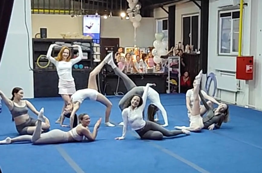 История одной вечеринки с акробатами | Сетка — социальная сеть от hh.ru