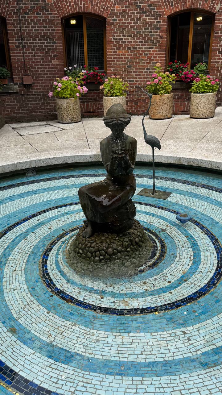 🟠 МУЗЕЙ ЯНТАРЯ: история, весомая на килограммы
Когда ты в Калининграде — пройти мимо этого места невозможно. Старинный бастион превращён в настоящее святилище солнечного камня | Сетка — социальная сеть от hh.ru