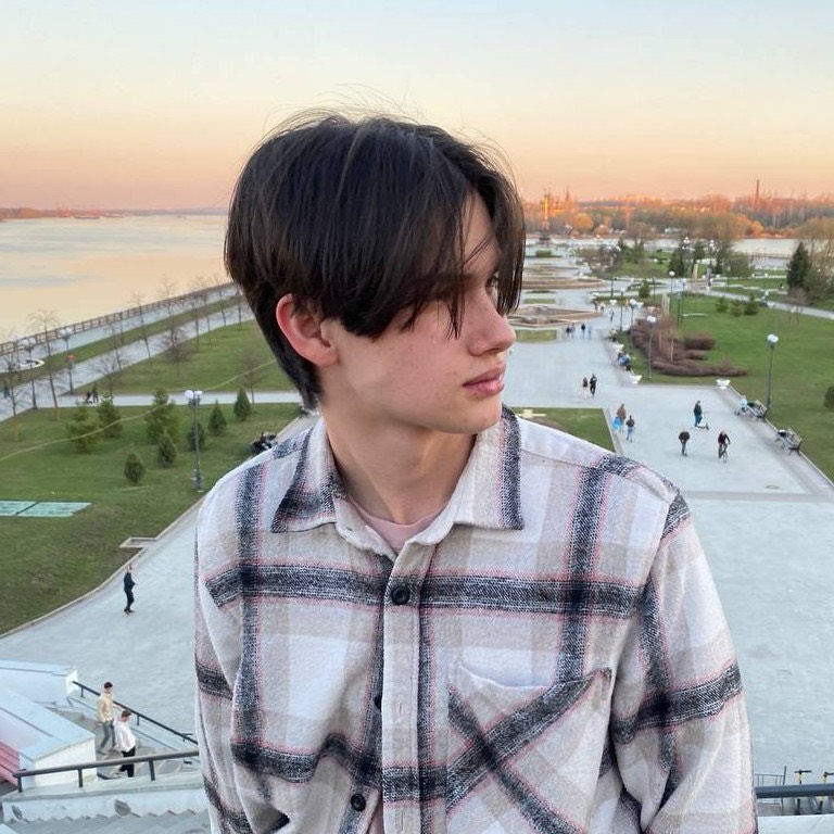 Константин Назаров