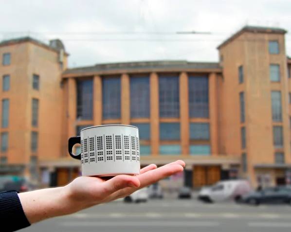 |посуда| — Антихрупкость х Ленинградский конструктивизм
Ребята анонсировали новую серию кружек из фарфора, вдохновлённую архитектурой Ленинградского конструктивизма | Сетка — социальная сеть от hh.ru