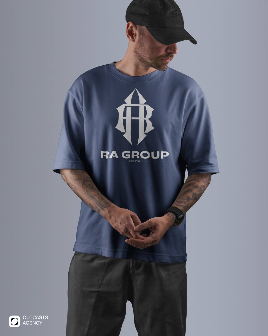 RA Group — стиль, который объединяет бизнесы
Для RA Group мы создали единый визуальный язык, который работает и на футболке, и на визитке, и на экране | Сетка — социальная сеть от hh.ru