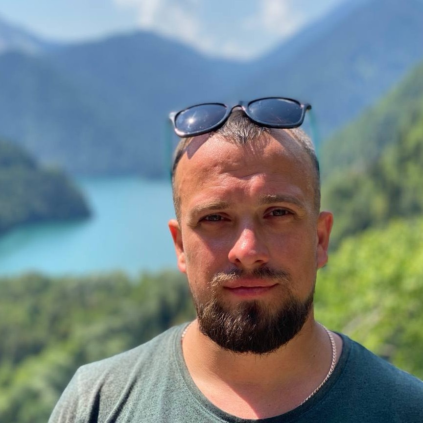 Алексей Пивоваров
