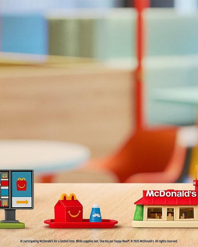 McDonald's решил создать Happy Meal-рекурсию. В Lil McDonald's Happy Meal вошли 21 знаковых миниатюрных фигурок, которые передают суть и дух самого McDonald's | Сетка — социальная сеть от hh.ru