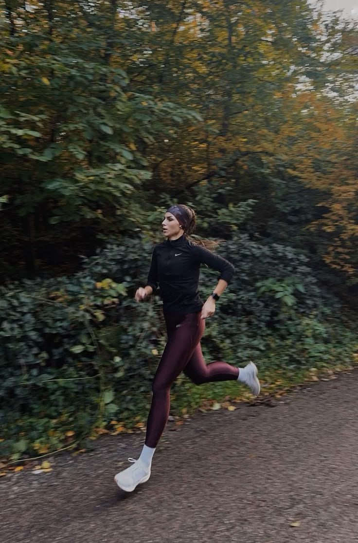 🏃🏽‍♀️‍➡️Бесплатная беговая экскурсия по парку Царицыно
11-12 июля в 16:00
Участники пробегут три-четыре километра в комфортном темпе, осматривая арт-объекты триеннале текстильного искусства
▫️Регистра... | Сетка — социальная сеть от hh.ru
