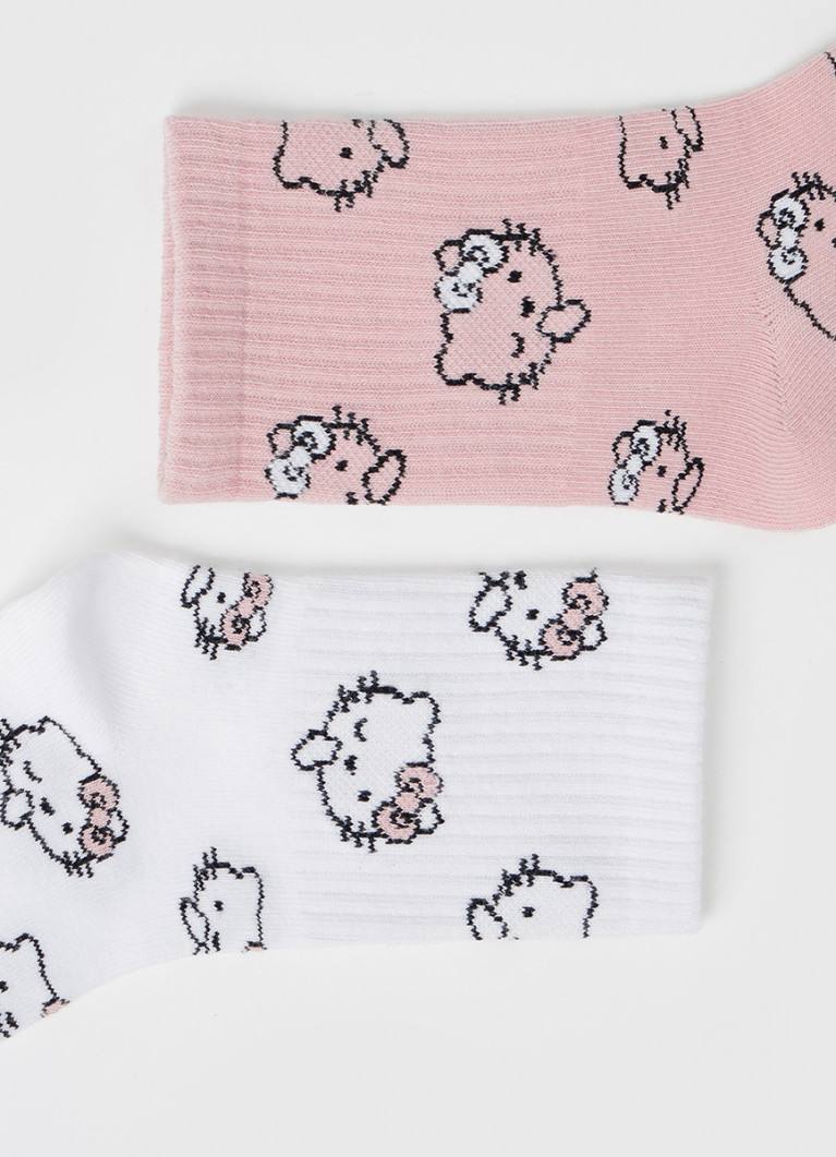 Бренд Ostin заколлабился с Hello Kitty! В магазины завезли тишечки, кофты, носочки, брелоки, ожерелье и серьги с кошечкой. Цены стартуют от 499 рублей (брелоки и носки) и доходят до 2199 за толстовки | Сетка — социальная сеть от hh.ru