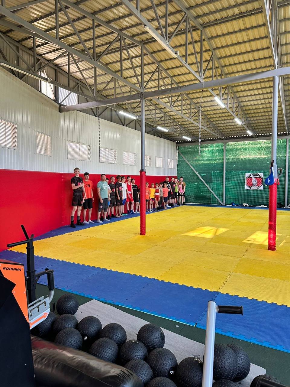 Спортивные сборы нашей команды 🏋️‍♀️
#шахбокс #chessboxing #шахматы
#бокс #интеллектуальныйспорт
#задача #разминкадлямозга
#сборышахбокс | Сетка — социальная сеть от hh.ru