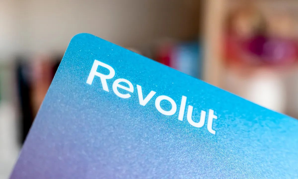 Кража недели. Финтех для цифровых самураев, крадем у Revolut
Revolut — это британско-литовский онлайн-банк и не “банк для всех”. Это банк для тех, кто в цифре | Сетка — социальная сеть от hh.ru