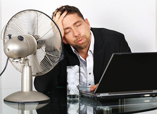 Роспотребнадзор напомнил, как работать в жару
При 28,5°C без кондиционера — минус 1 час работы, при 29°C — минус 2 часа, при 30,5°C — уже минус 4 часа
Работа на улице при 32,5°C — не более 20 минут тр... | Сетка — социальная сеть от hh.ru